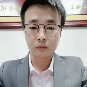 Portrait of Yongyong Luo, Manufacturing Director